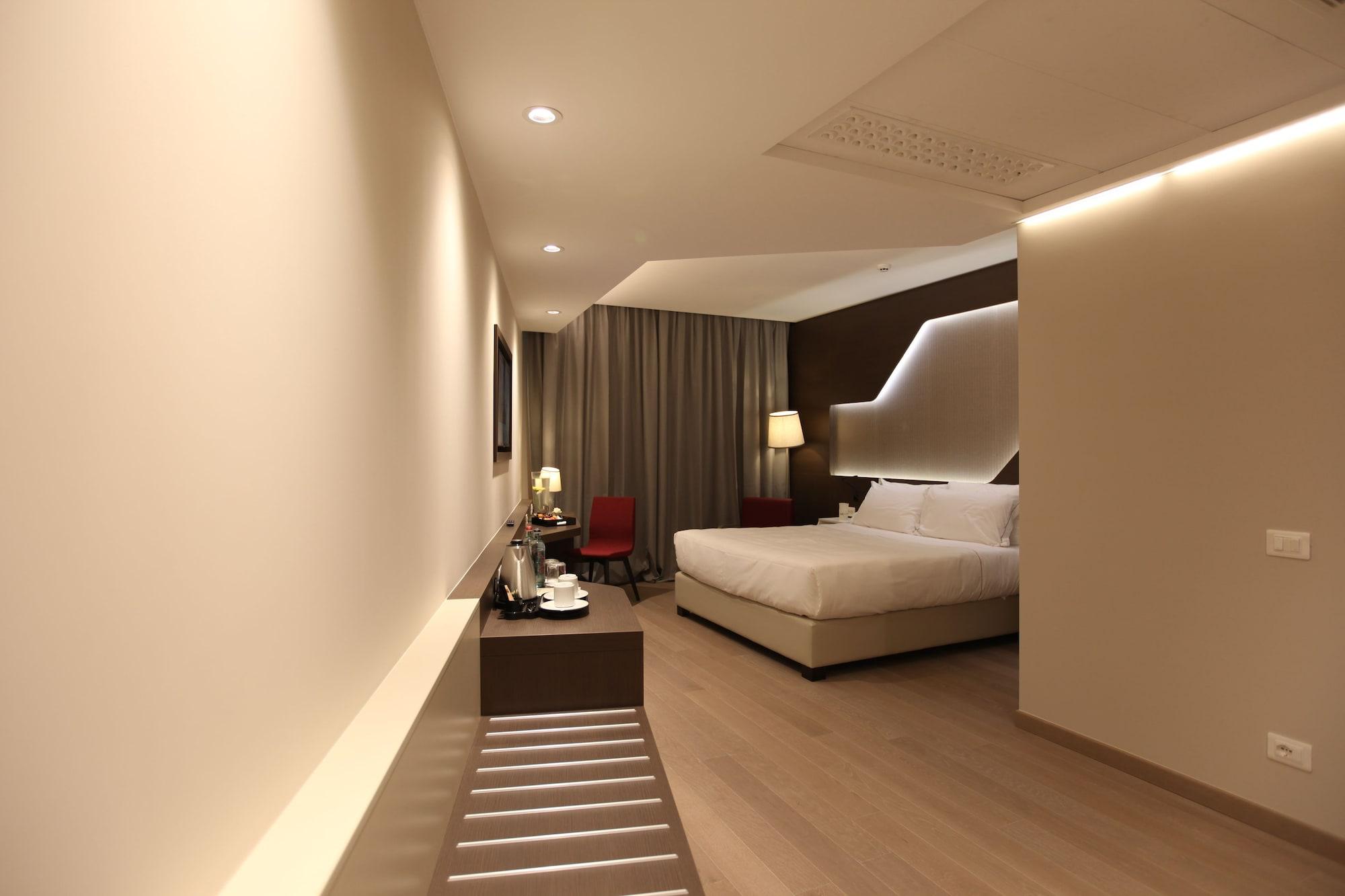 Doubletree By Hilton Yerevan City Centre Bagian luar foto